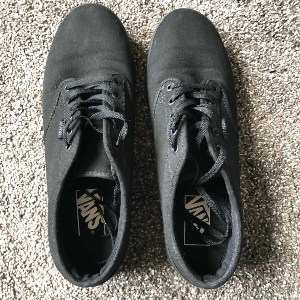 Vans - Picture 2 of 4